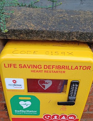 Defibrillator 2 outside The Stoodleigh Inn